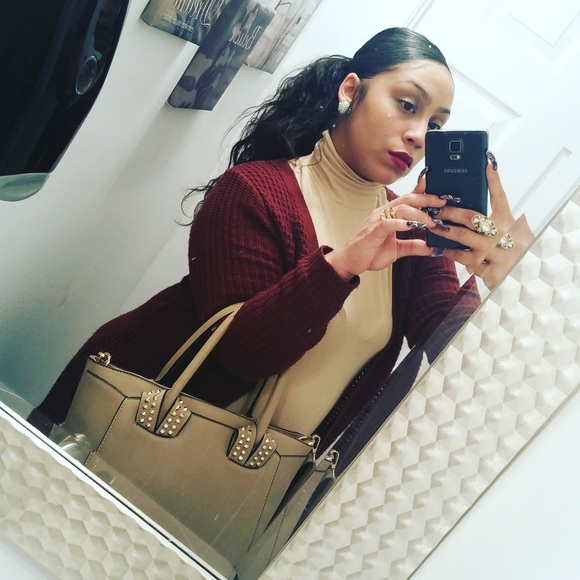 Meet your Posher, Tina - Picture 1 of 1